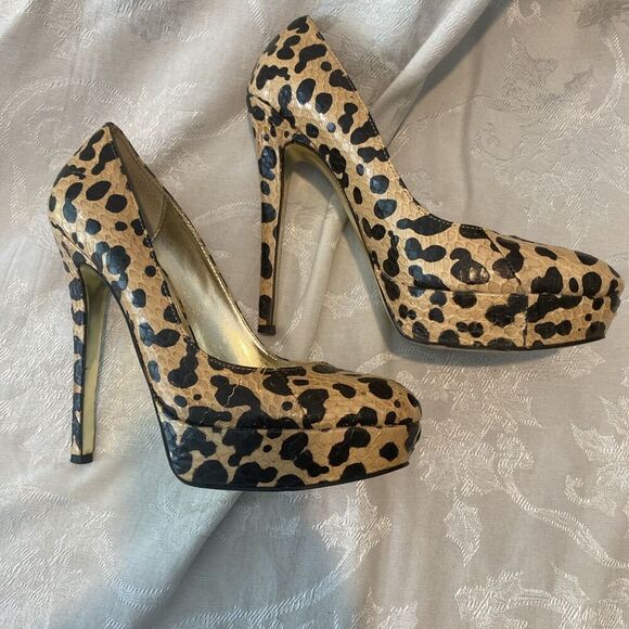 Bebe Textured Animal Print Heels Size 7 - Picture 8 of 9